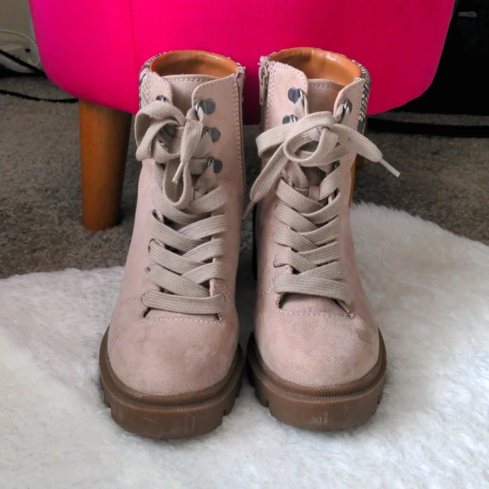 Universal Thread Taupe Combat Boots - Picture 6 of 8